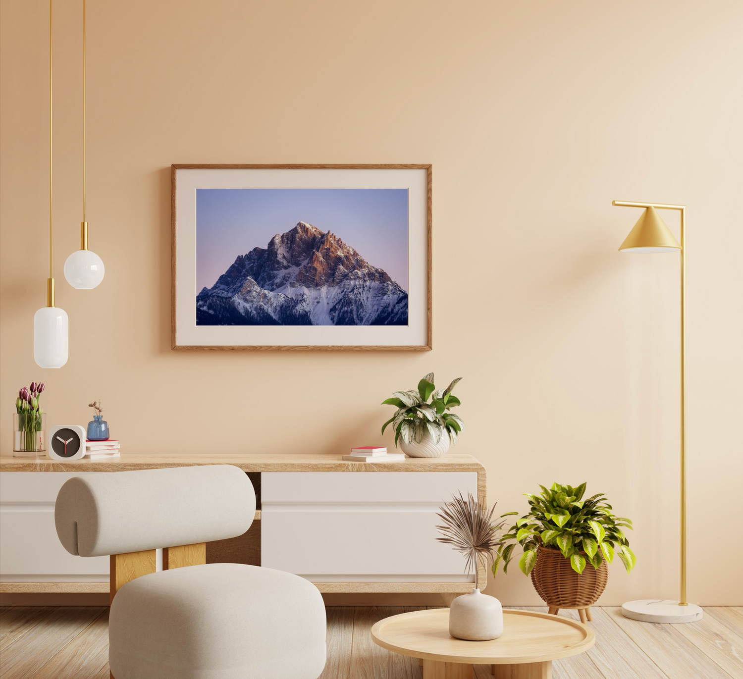 Une toile décorative représentant un paysage de montagne majestueux